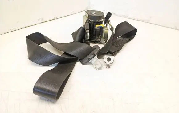 Volkswagen Polo Front seatbelt 6097443