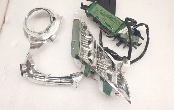 Toyota Avensis T270 Headlight part 1002817687 1017517687 1004817687