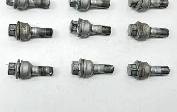 Audi Q5 SQ5 Nuts/bolts 8R0601295