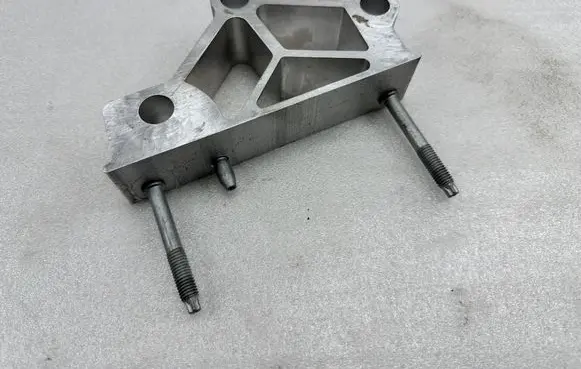 Audi A8 S8 D4 4H Engine mounting bracket 4H0857022A 4H0857022