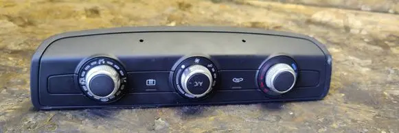 Audi A1 Climate control unit 83A820047D 901566015101