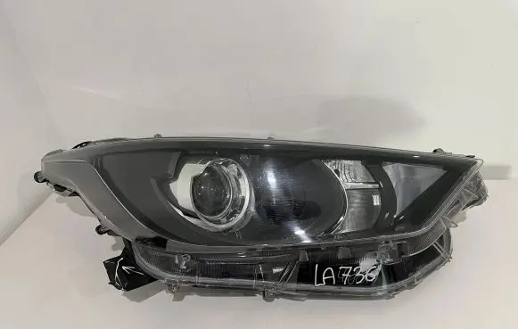 Toyota Yaris XP210 Headlight/headlamp KOITO