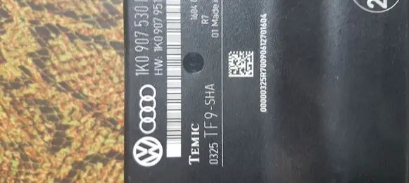 Volkswagen Touran I Gateway control module 1K0907530F 1K0907951