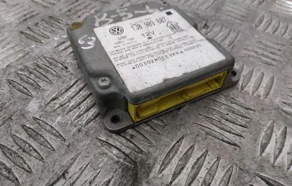 Volkswagen PASSAT B5 Airbag control unit/module 1J0909607