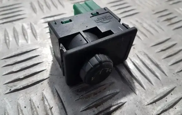 Wing mirror switch