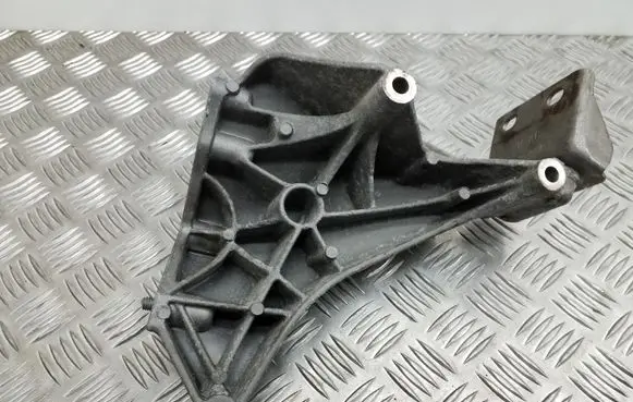 Seat Ibiza IV (6J,6P) Engine mounting bracket 03P199206