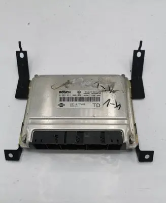 Nissan Terrano Engine control unit/module 237107F469 0281011040 1039S00153