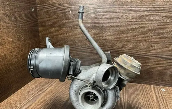 Mercedes-Benz Sprinter W901 W902 W903 W904 Turbo A6110960999 A6110981807