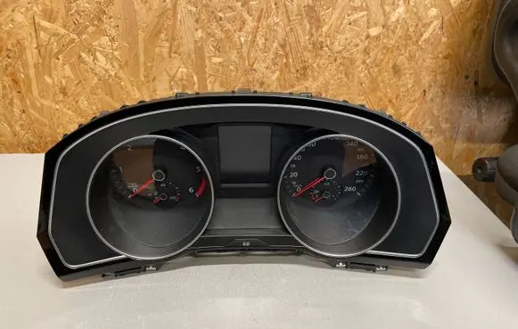 Volkswagen PASSAT B8 Speedometer (instrument cluster) 3G0920741C