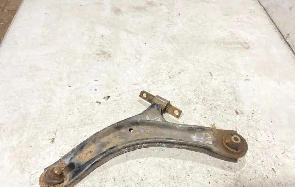 Nissan X-Trail T31 Front lower control arm/wishbone