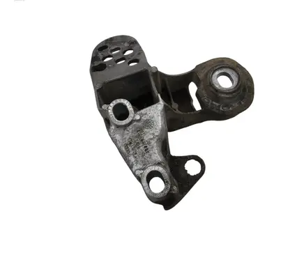 Volkswagen PASSAT B5 Engine mounting bracket 4B0199351