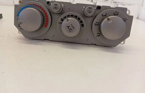 Mitsubishi Endeavor Climate control unit CAA502A048 MR513481HA F15096
