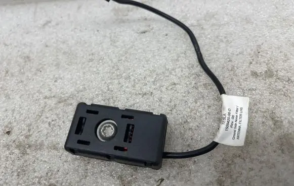 Tesla Model 3 Aerial antenna filter 150942000D