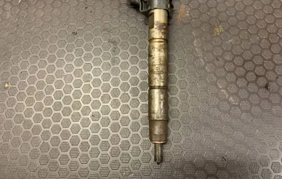 BMW 5 F10 F11 Fuel injector 7805428