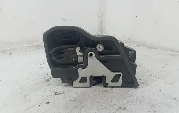 BMW X1 E84 Rear door lock 7202148