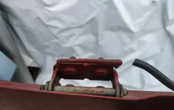 Ford Escort Tailgate/trunk/boot hinge