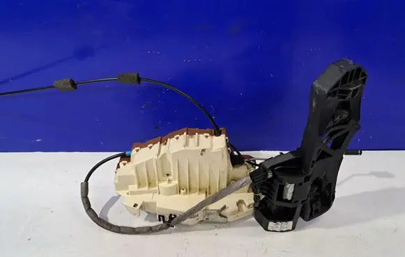 Mercedes-Benz CL C216 Front door lock A2217203335