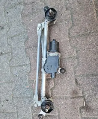 Nissan Qashqai Front wiper linkage C119A