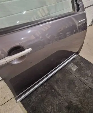 Mitsubishi Outlander Front door