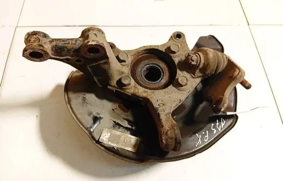 Toyota Avensis T270 Front wheel hub 