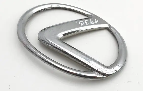 Lexus IS 220D-250-350 Manufacturer badge logo/emblem 9097502080 02080A 02080