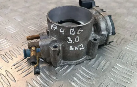 Audi A4 S4 B5 8D Throttle valve 078133062b