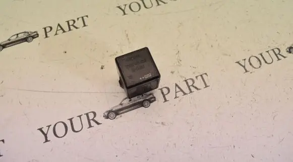 Volvo S40, V40 Other relay MB953381 V23134B52X240