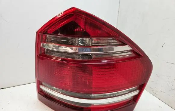 Mercedes-Benz GL X164 Rear/tail lights A1648200664