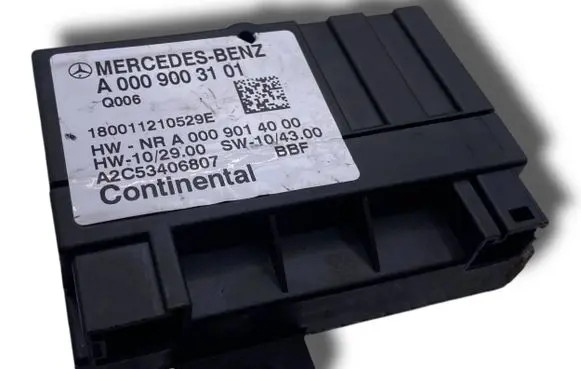Mercedes-Benz A W176 Central body control module A3222 A0009003101