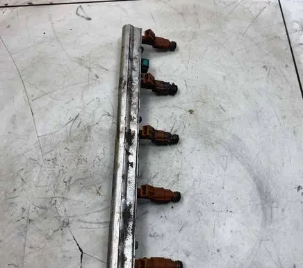 Volvo XC90 Fuel injector 9186340