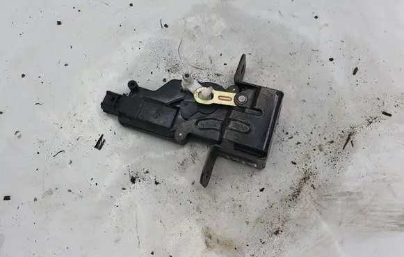 KIA Sorento Tailgate window lock/catch/latch 871303E000