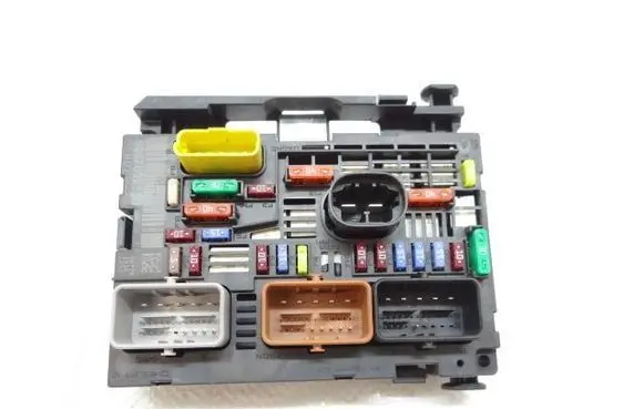 Citroen C5 Fuse box set 9807028580