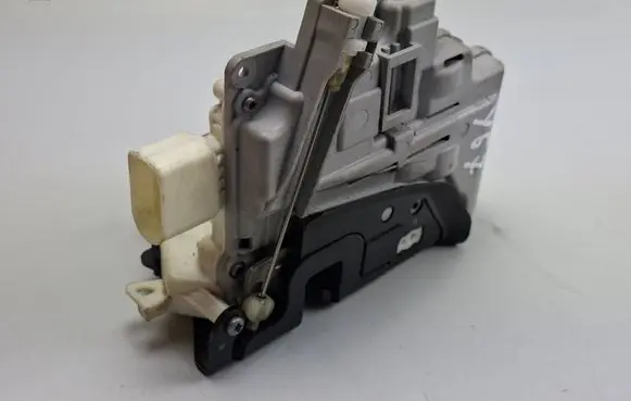 Audi A6 S6 C6 4F Front door lock 4F2837016B