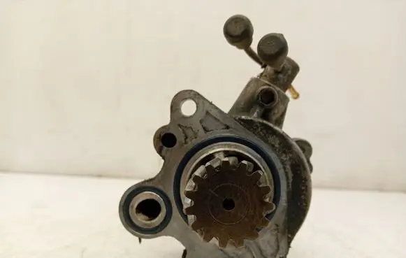 Mitsubishi Pajero Vacuum pump