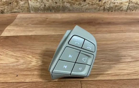 Volvo V70 Steering wheel buttons/switches 30768063 07W47
