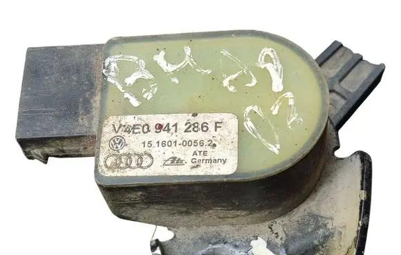 Audi A8 S8 D3 4E Headlight/headlamp level sensor 4E0941286F