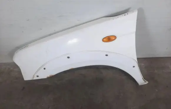 Nissan Navara D22 Fender