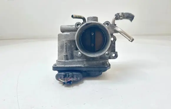 Toyota Avensis T250 Throttle valve 2203028050 3G03 02510