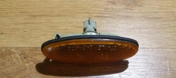 Mazda 323 Front fender indicator light 0464120 046-4120