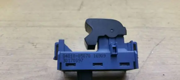 Toyota Avensis T270 Electric window control switch 8481005070