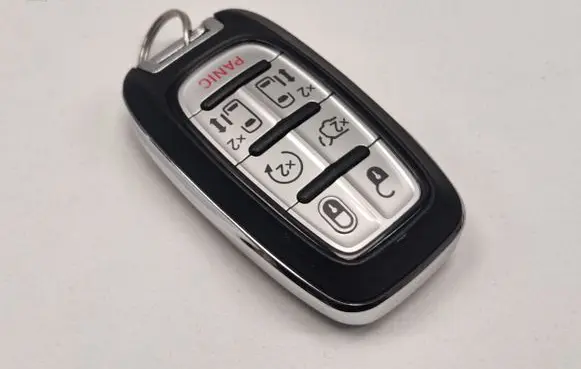 Chrysler Pacifica Ignition key/card 68217832AC