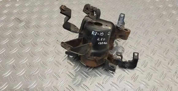 Toyota Avensis T270 Engine mount bracket