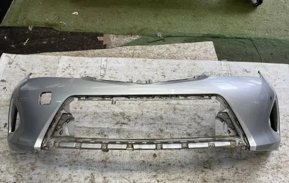 Toyota Auris E180 Front bumper 5211902A20