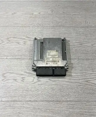 BMW 5 E60 E61 Engine control unit/module 7796637 0281012091 1039S07463