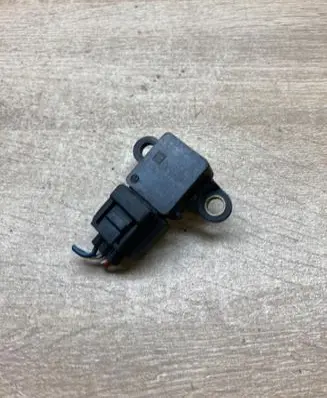 Opel Zafira A Air pressure sensor 24426679