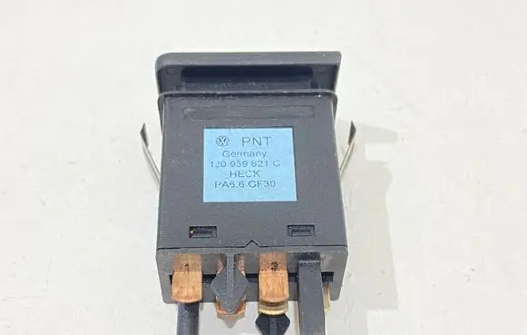 Volkswagen Golf IV Windscreen/window heater switch 1J0959621 1J0959621C