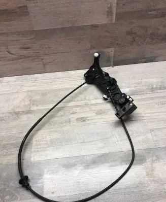 BMW 5 G30 G31 Engine bonnet (hood) release handle 7343390 14121810 09527002