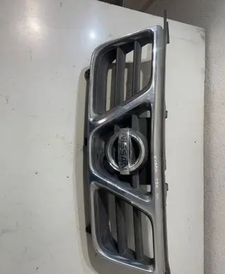 Nissan X-Trail T30 Front bumper upper radiator grill 623108H700 K74112