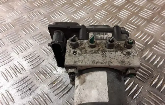 Renault Megane II ABS Pump 0265231300 8200038695 0265800300