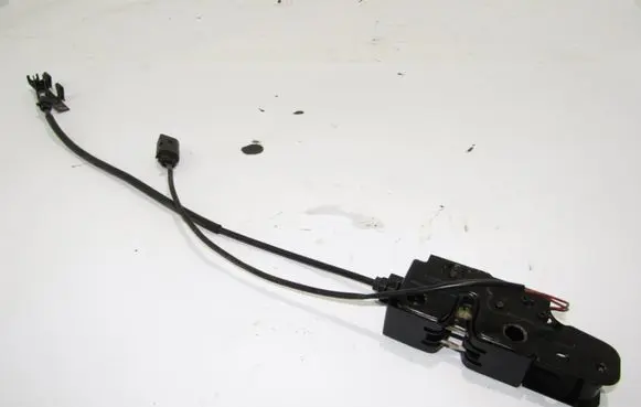 Audi A5 8T 8F Engine bonnet/hood lock/catch 8T2823746